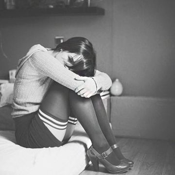 不经意就被记忆点醒..伤感图片,怀旧图片,唯美图片,孤独图片,寂寞图片,黑白图片,美图,QQ个性签名