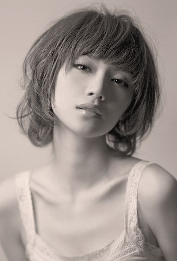 小清新短发女生微信头像-永恒的笑容